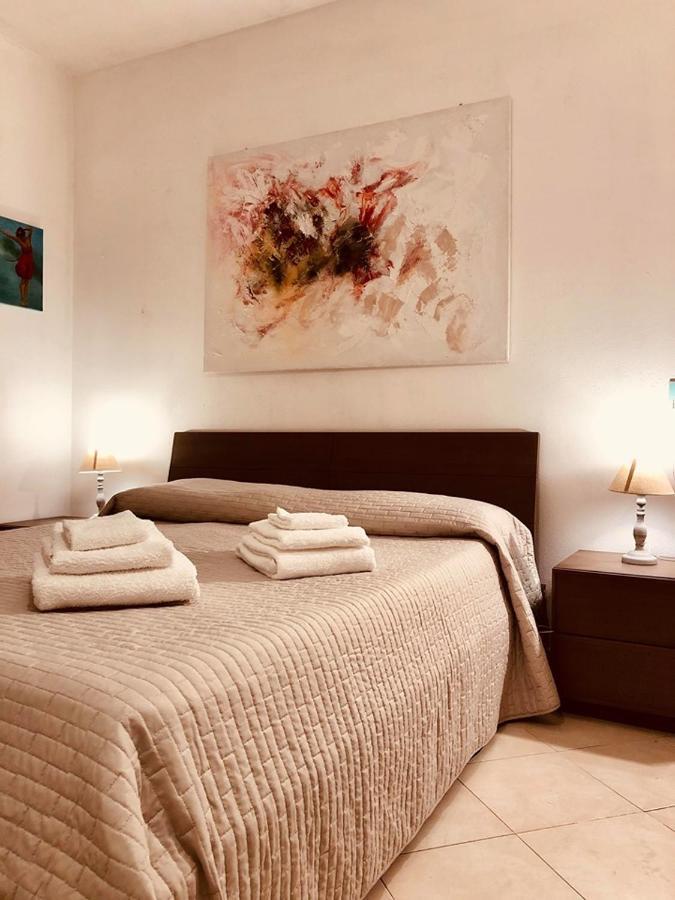 B&B Le Quattro Stagioni Ла-Маддалена Экстерьер фото