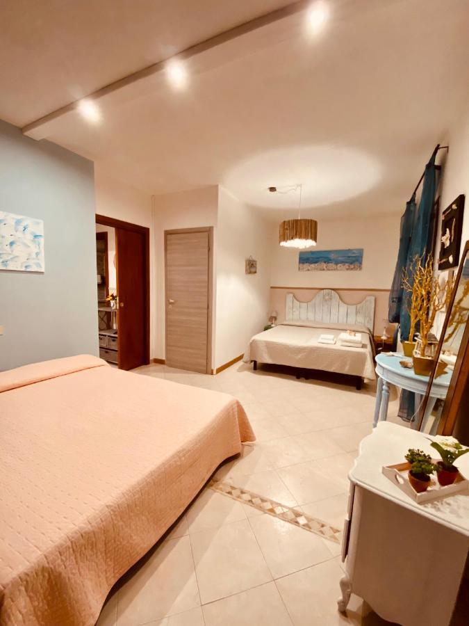 B&B Le Quattro Stagioni Ла-Маддалена Экстерьер фото